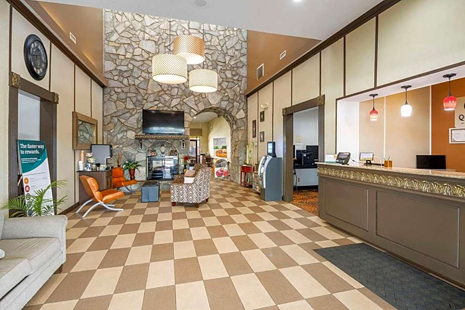 Quality Suites Hickory South