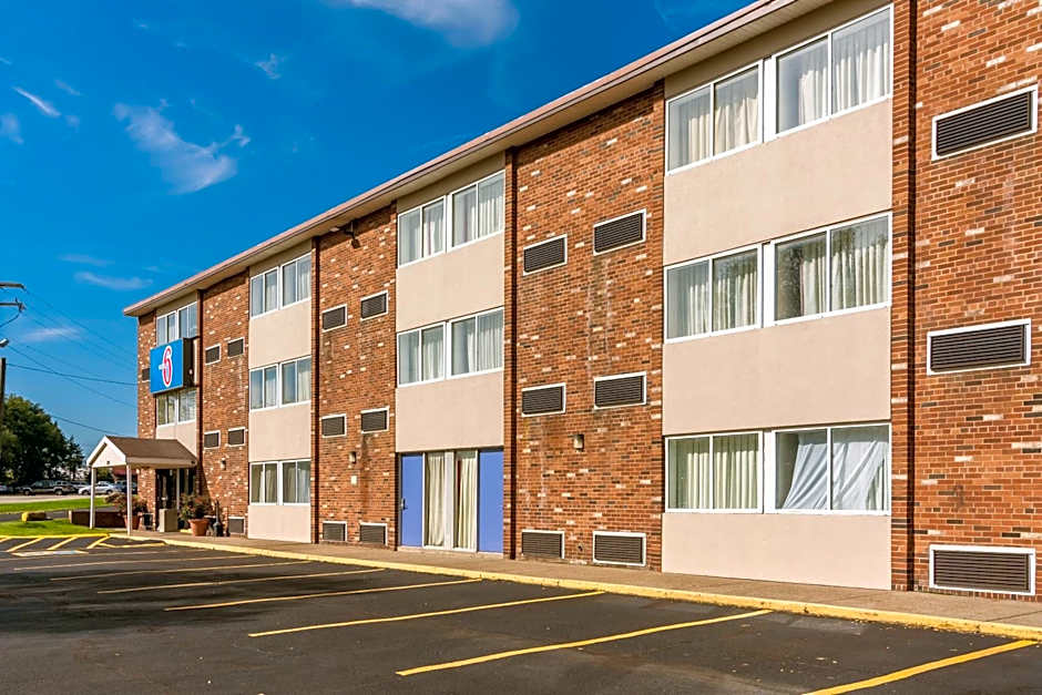 Motel 6-New Stanton, PA