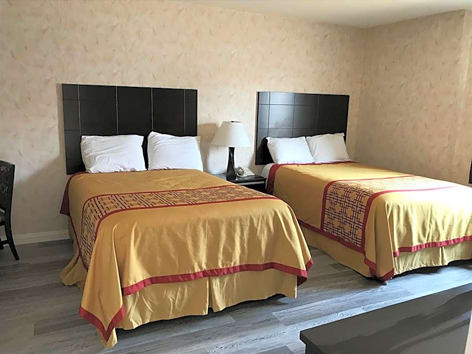 Manhattan Inn & Suites