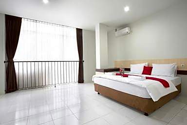 OYO Flagship 91130 Hotel 99 Lodaya