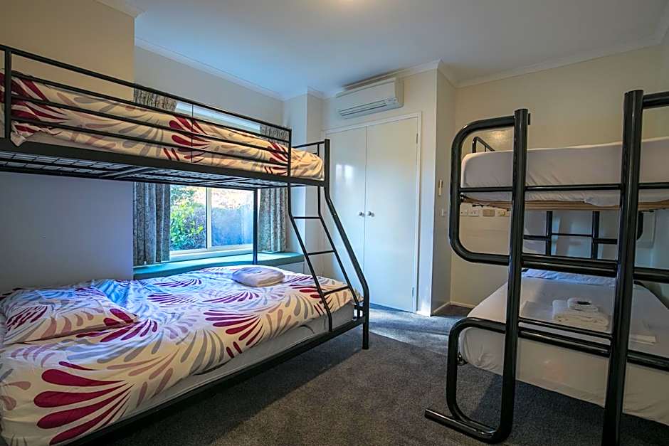 The Birch House - Silver Birches Accommodation Bright