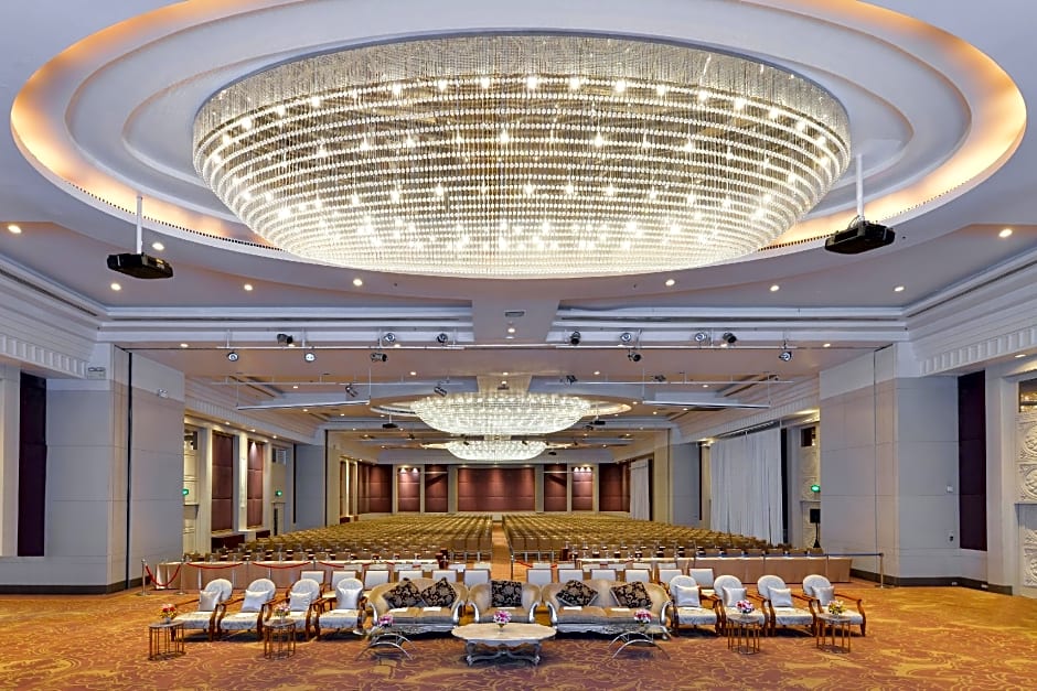 Miracle Grand Convention Hotel