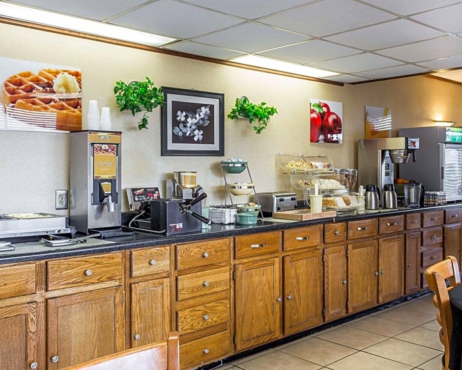 Quality Inn Manning I-95