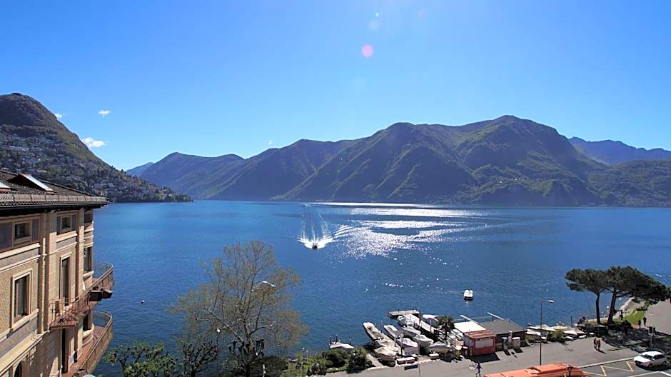 International au Lac Historic Lakeside Hotel