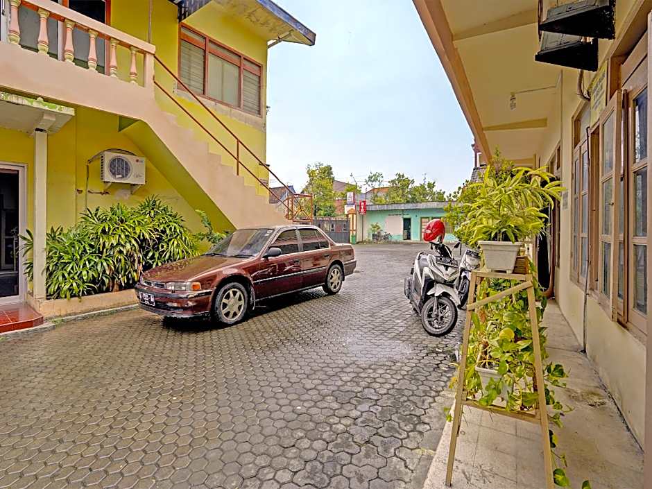 OYO 2708 Hotel Kemuning Syariah