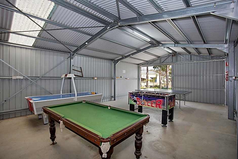 Lake Hamilton Motor Village and Caravan Park