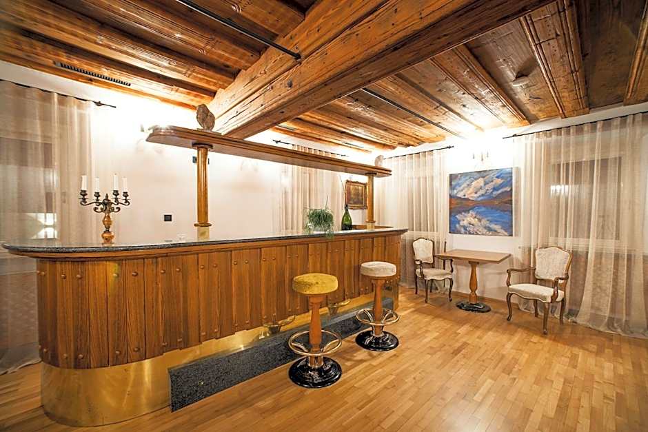 Hotel Pok Garni