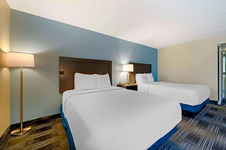 Queen Room with Two Queen Beds and Roll In Shower - Disability Access