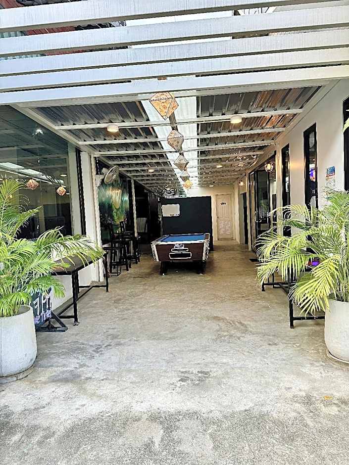 Eclipse Hostel and Bar