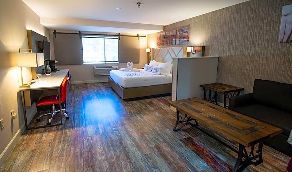 Empeiria High Sierra Hotel