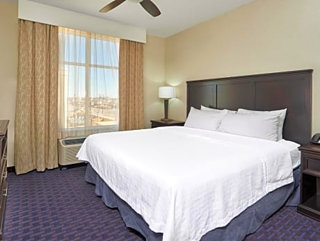 King Suite - Hearing Access/Non-Smoking