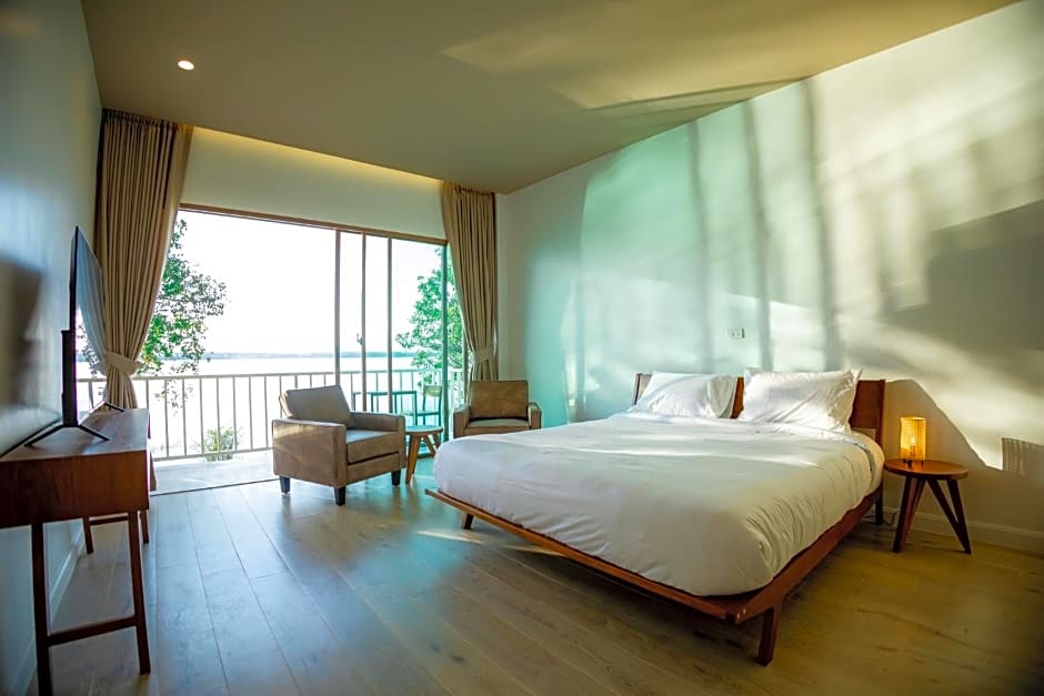 LAKE HOUSE Naka Cave