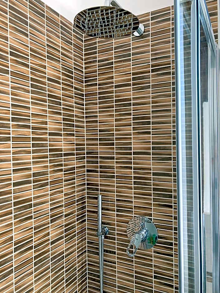 Room Saronno + B&B