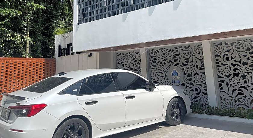 Urbanview Hotel Nardis Living near UMY