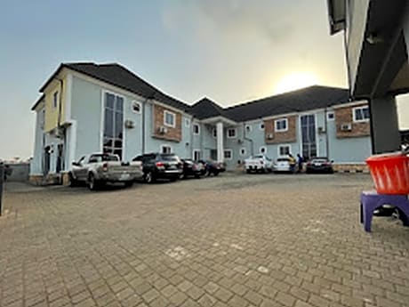 Eleventh House Hotel and Suites