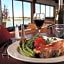 Clover Island Inn