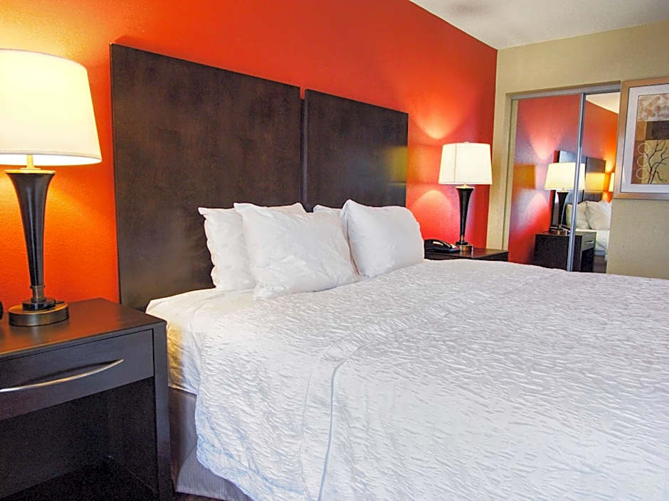 Hampton Inn By Hilton And Suites Elk City