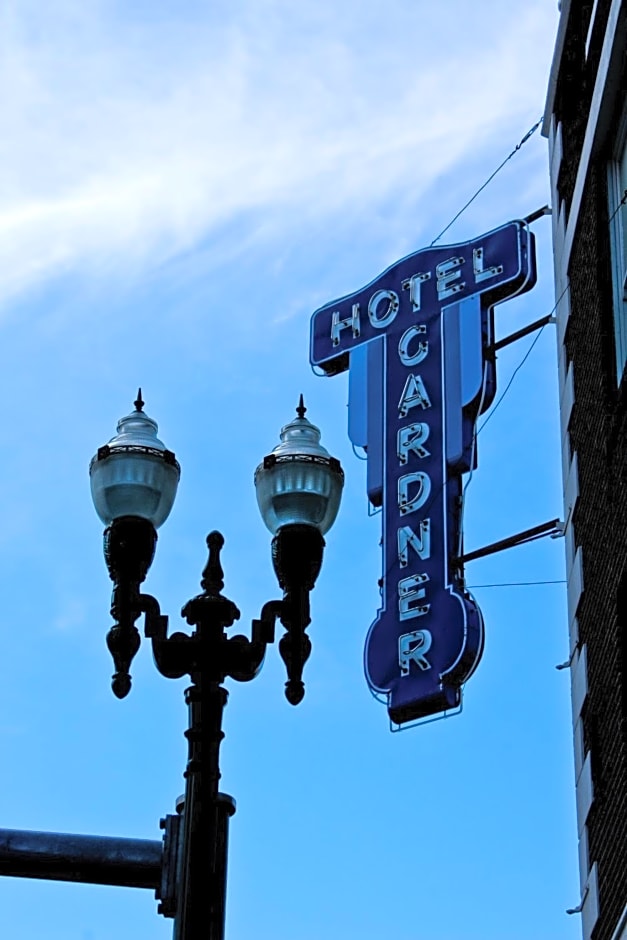 Gardner Hotel