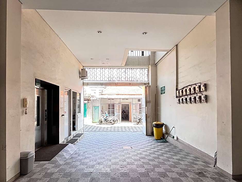 Urbanview Hotel Syariah Graha 8 Bubutan Surabaya