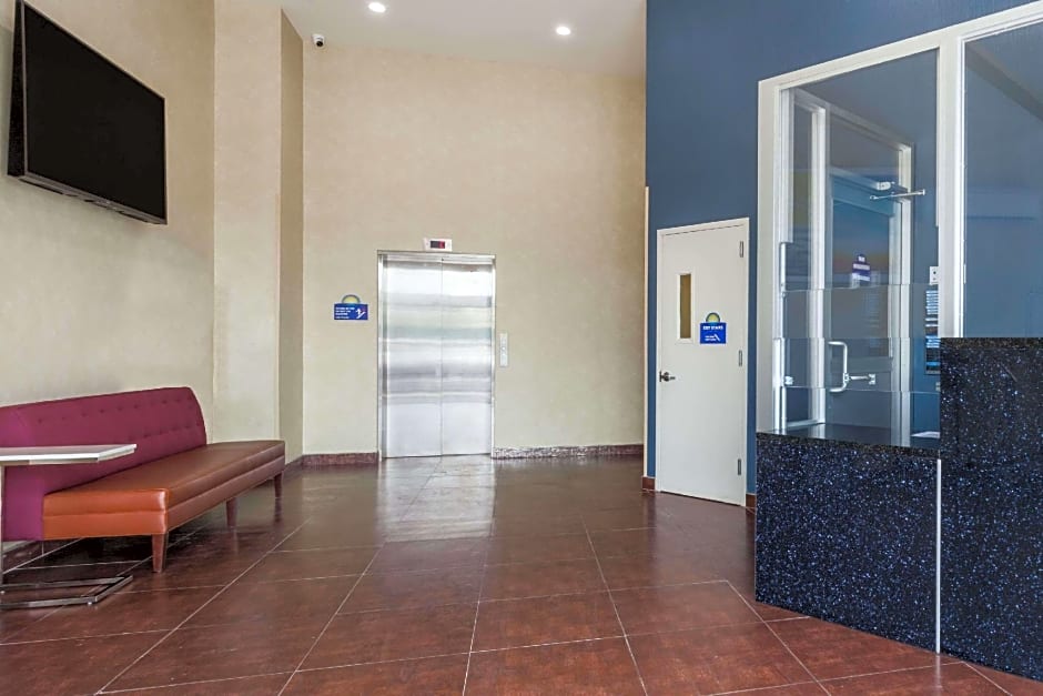 Days Inn by Wyndham Brooklyn Crown Heights