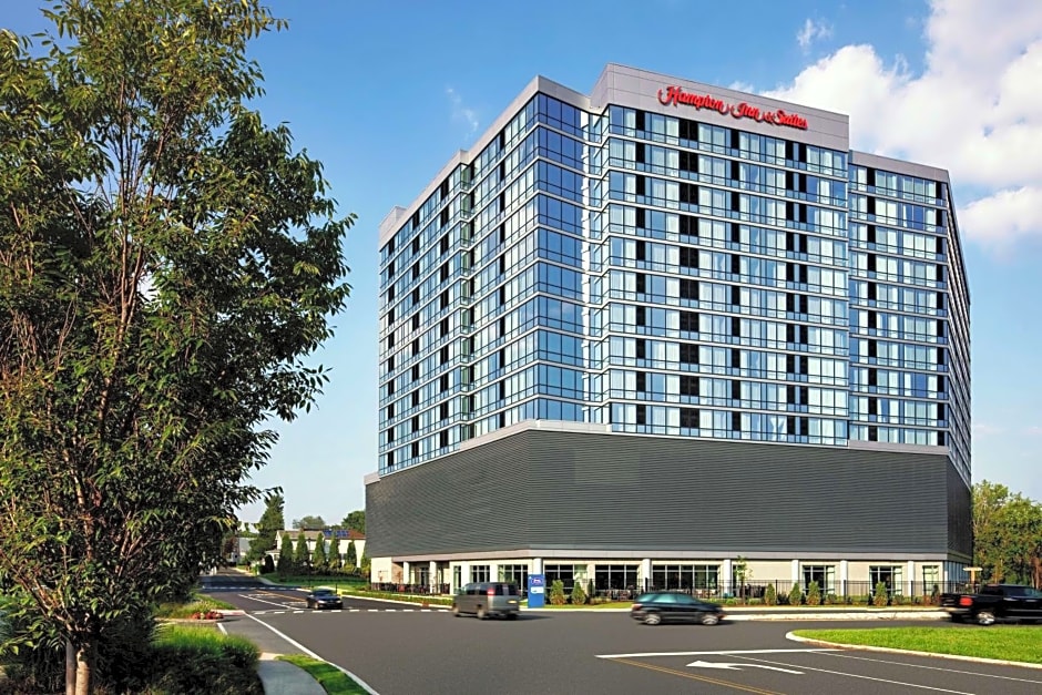 Hampton Inn By Hilton & Suites Teaneck/Glenpointe