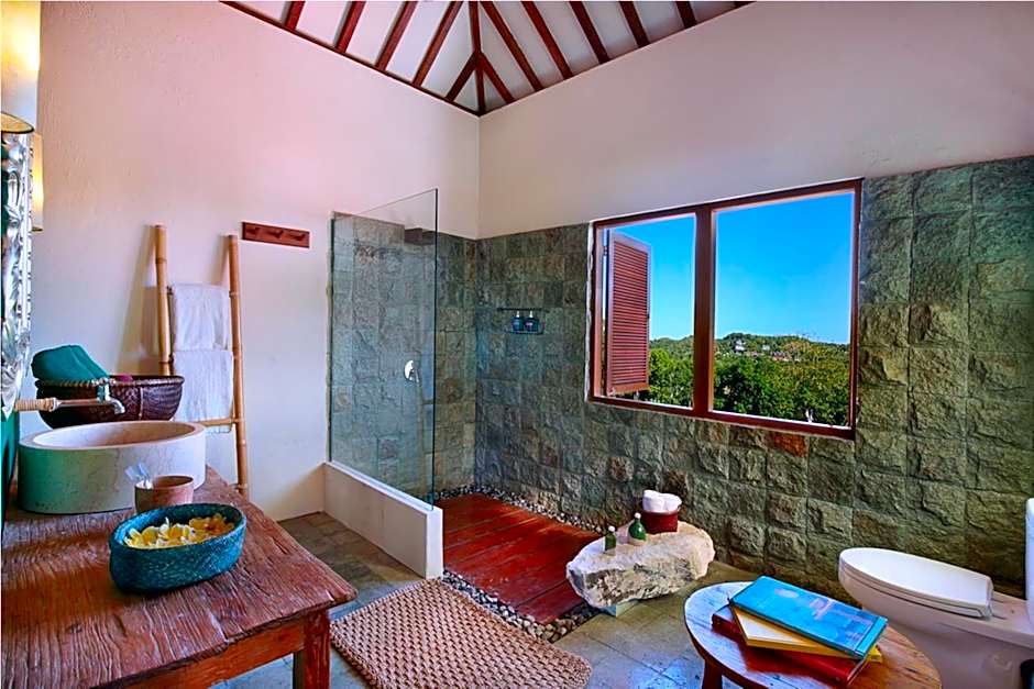 PinkCoco Uluwatu - Constant Surprises & for Cool Adults Only
