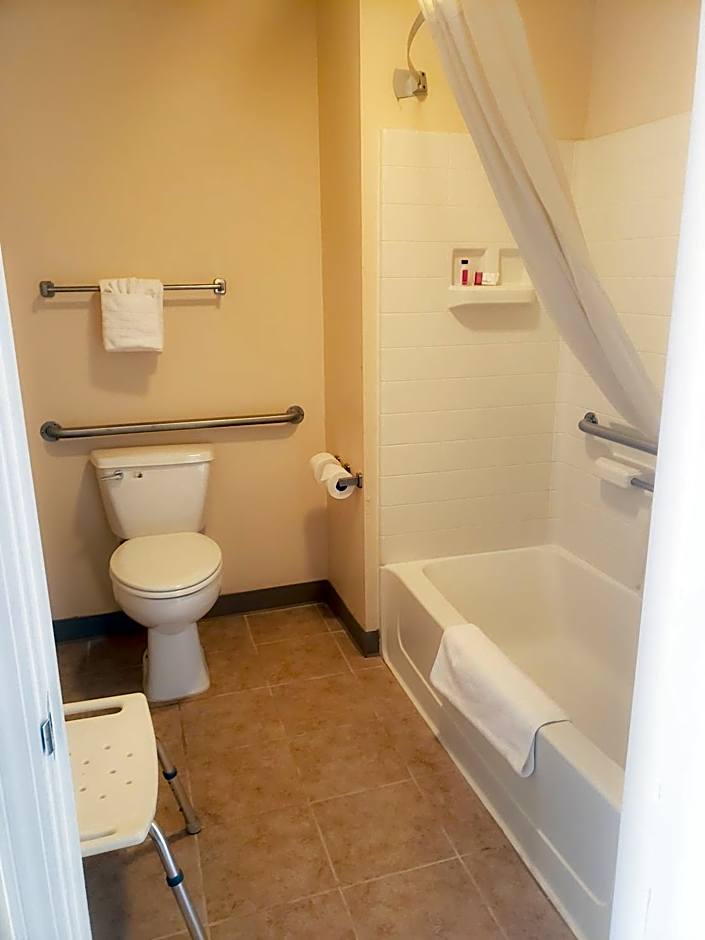 Super 8 by Wyndham Auburn