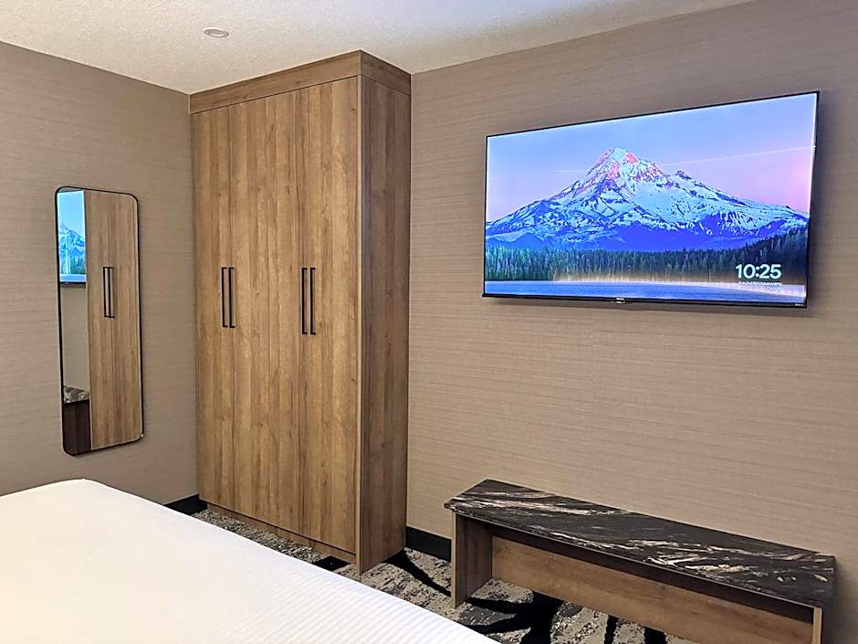 Carriage House Hotel & Conference Centre