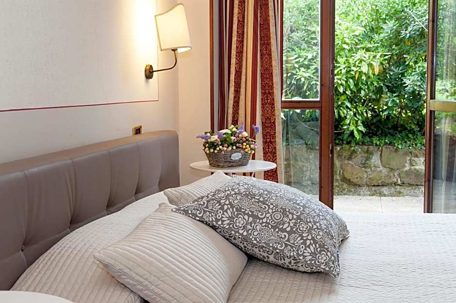 Photo 1 of 9 of 1 Double Bed or 2 Beds, Balcony
