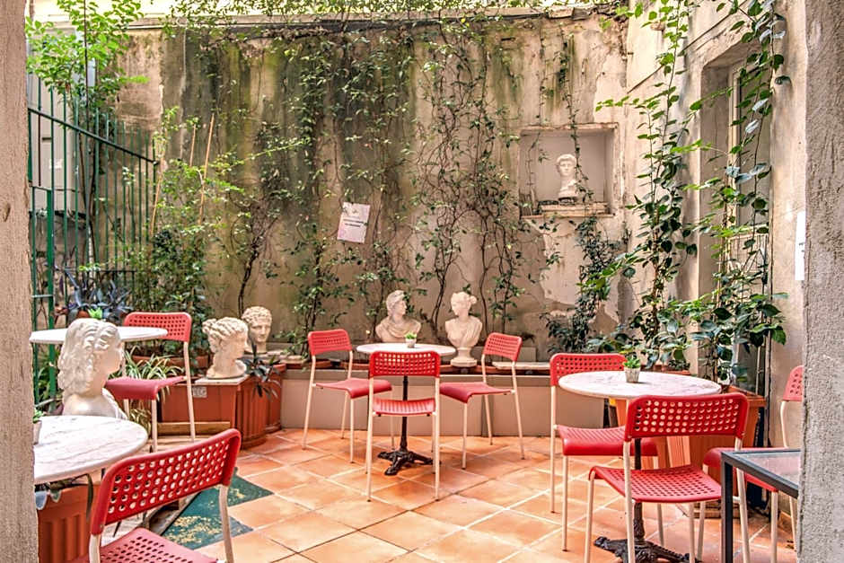 Nakissa Inn