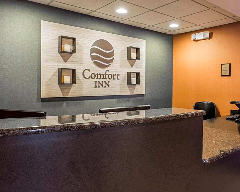 Comfort Inn & Suites Lumberton Central I-95