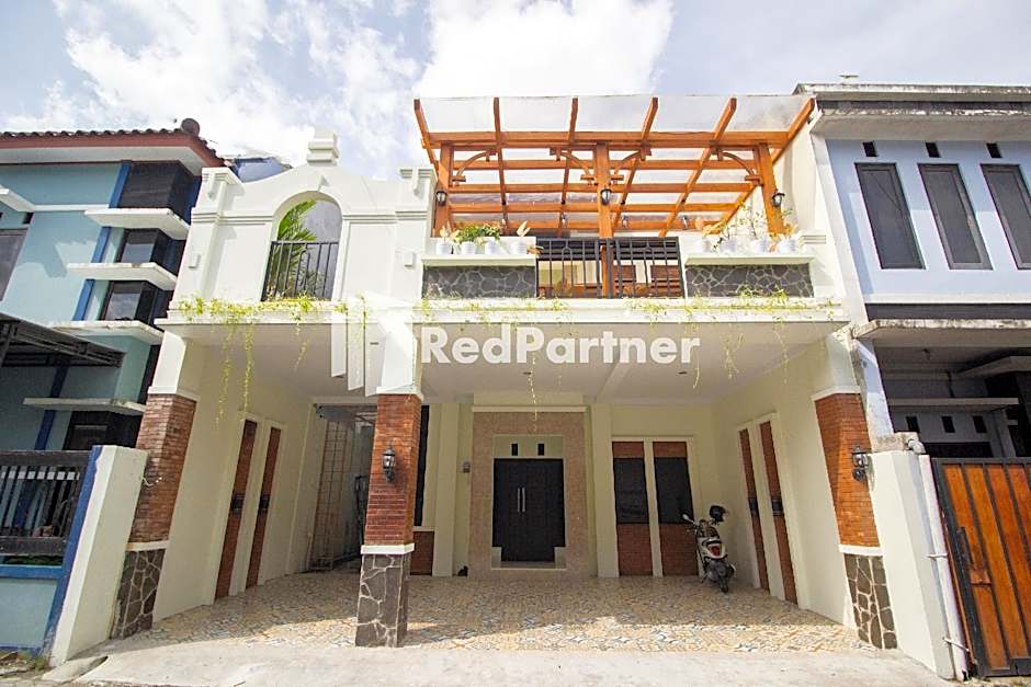Balmoral House Redpartner Near Ambarukmo Plaza Mall Yogyakarta – Yogyakarta, MN