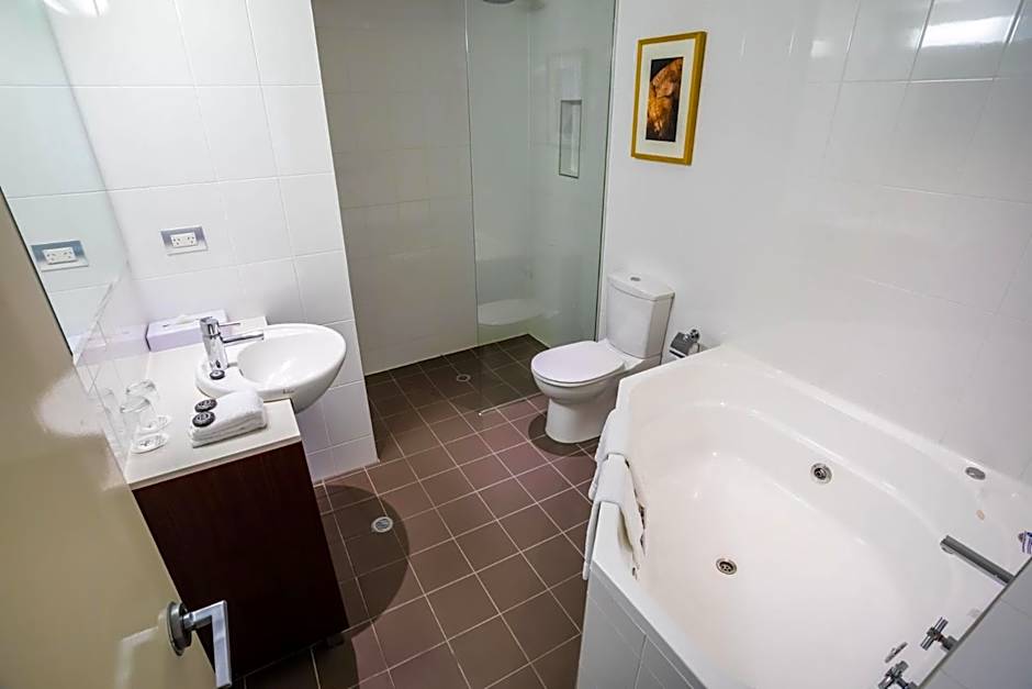 Amora Hotel Riverwalk