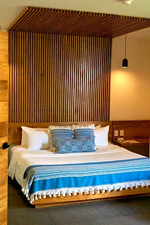 Deluxe Double Room with Garden View