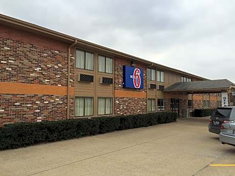 Motel 6-Troy, IL