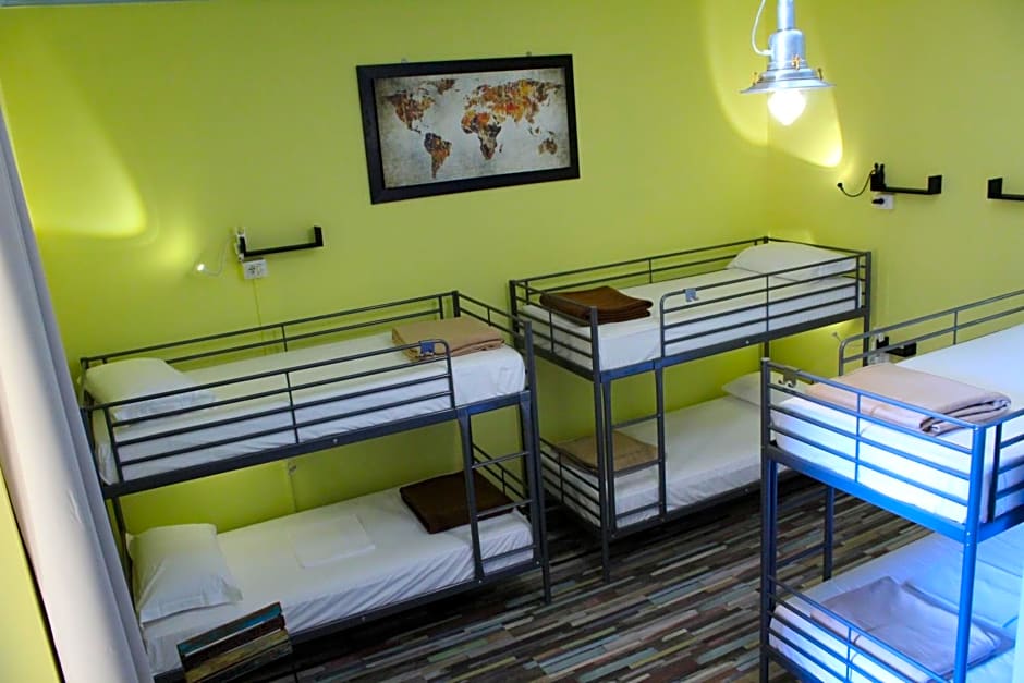 Home Genoa Hostel