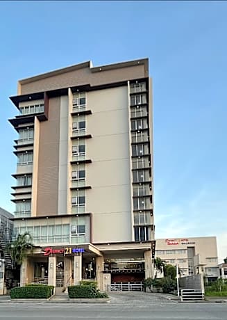 District 21 Hotel