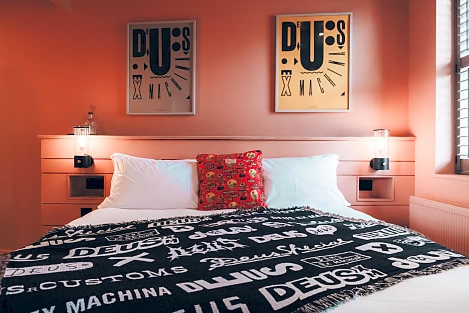 Deus Ex Machina Hotel