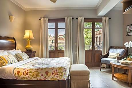 Junior Suite with Courtyard View - 105