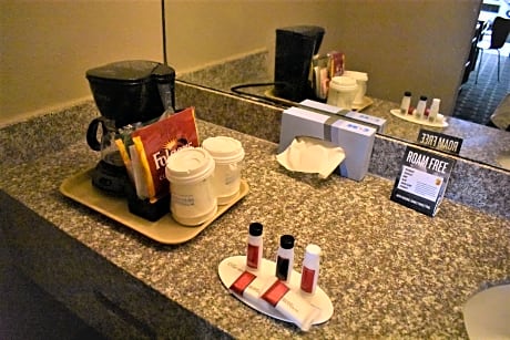 Queen Room - Non-Smoking