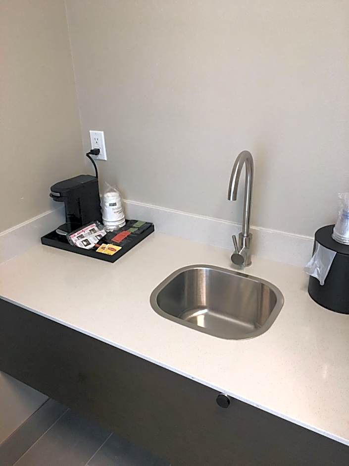 Best Western Plus New Barstow Inn & Suites