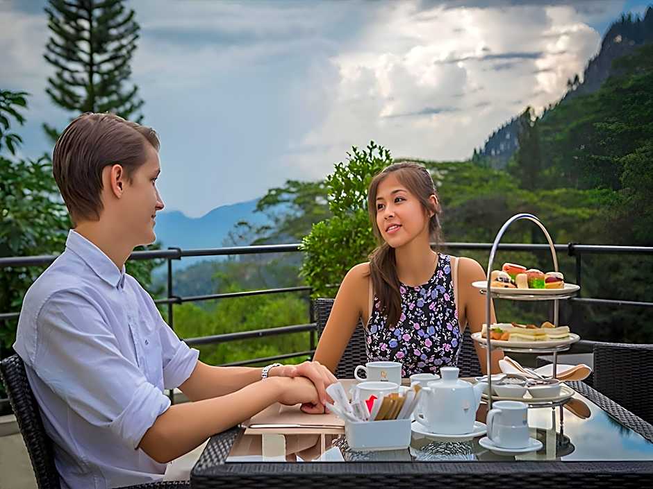 Hunasfalls Hotel