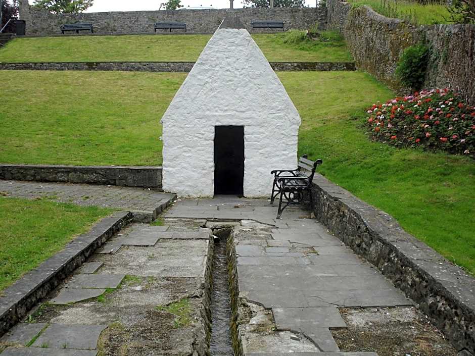 Twin Oaks Bed & Breakfast