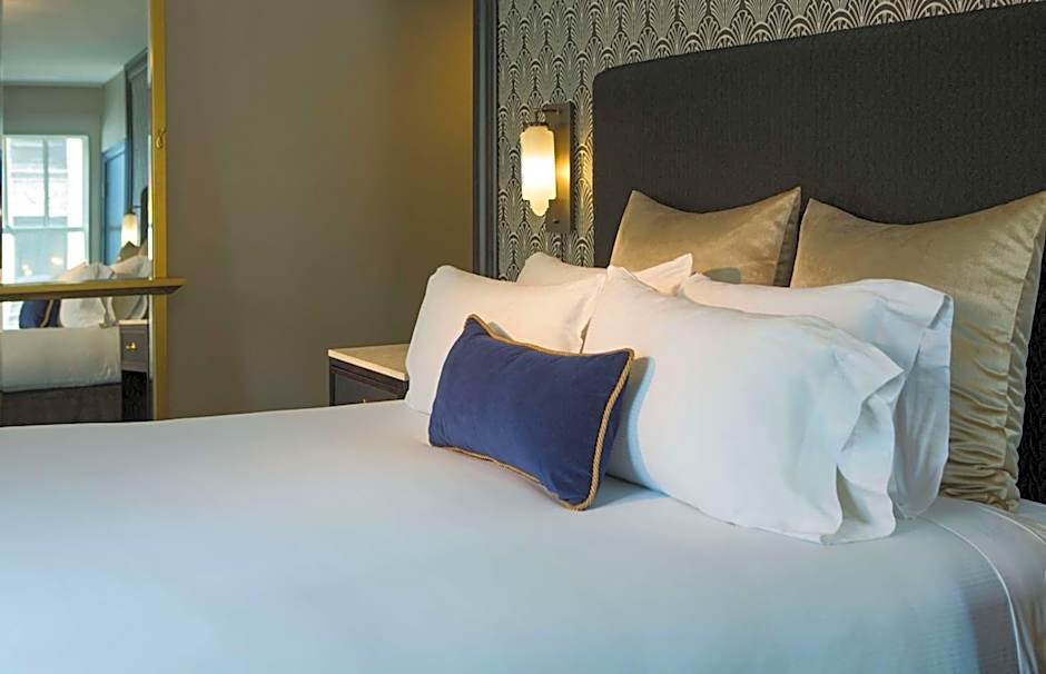 The Allegro Royal Sonesta Hotel Chicago Loop