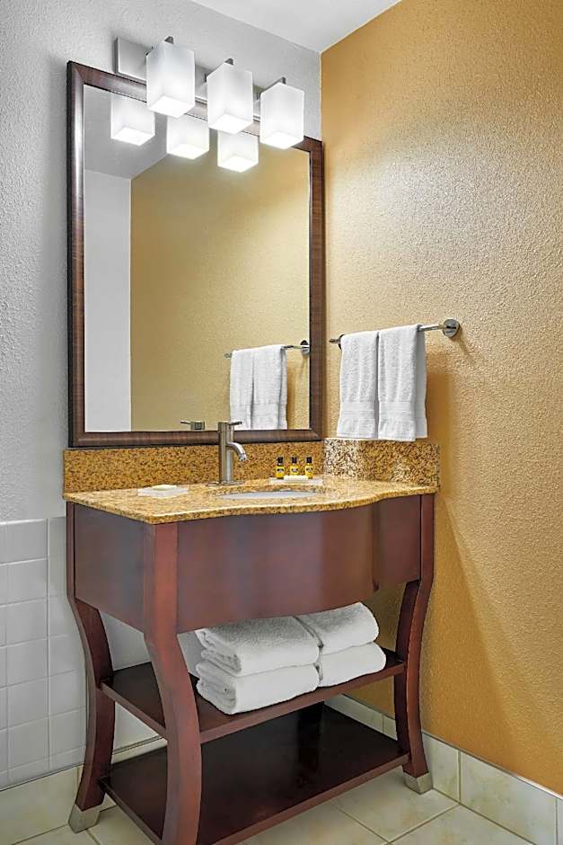 Best Western Plus Milwaukee Airport Hotel & Conference Center