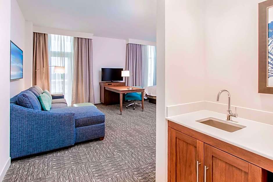Hampton Inn By Hilton & Suites Panama City Beach-Beachfront