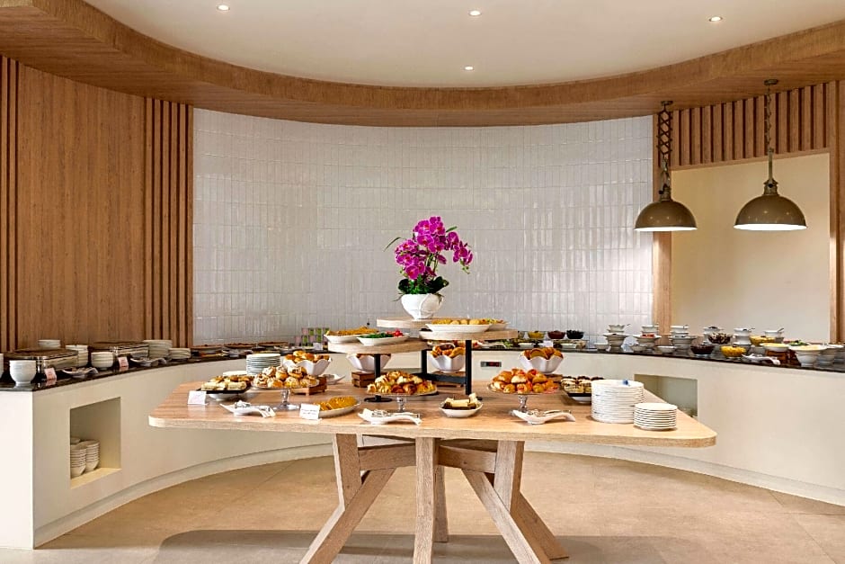 Tryp by Wyndham Zomin