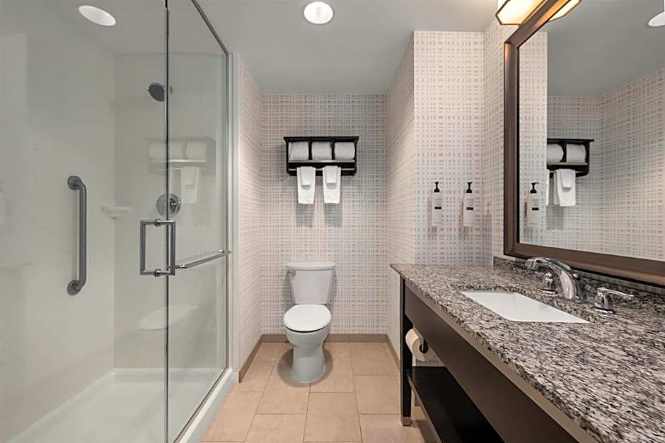 Hampton Inn & Suites Cincinnati-Downtown