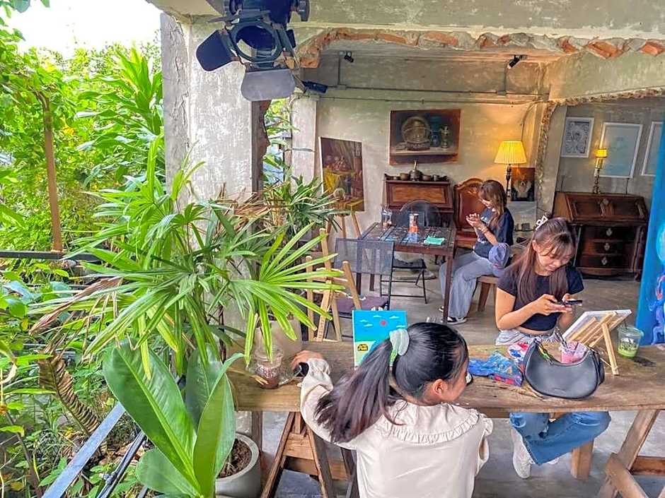 UdonBackpackers Beds and cafe