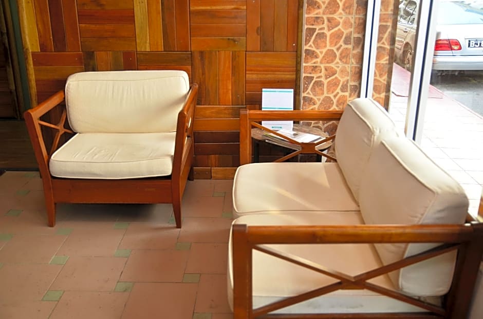 OYO 210 Hotel Five 2
